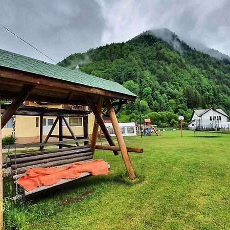 Casa Petruta Dambovicioara Hotel Podu Dimbovitei Екстериор снимка