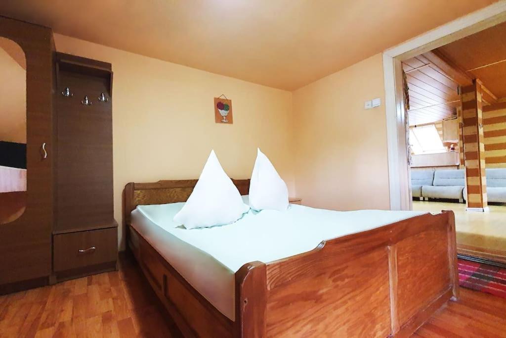 Casa Petruta Dambovicioara Hotel Podu Dimbovitei Екстериор снимка